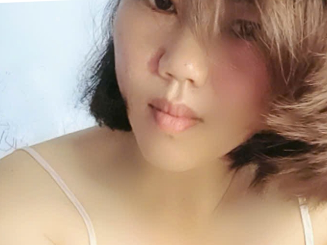Emma202 — cam show live