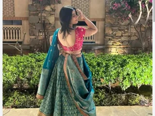 Komal9999 — cam show live