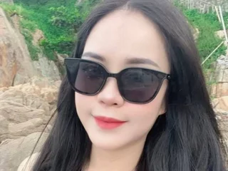 Lylybaby22 — cam show live